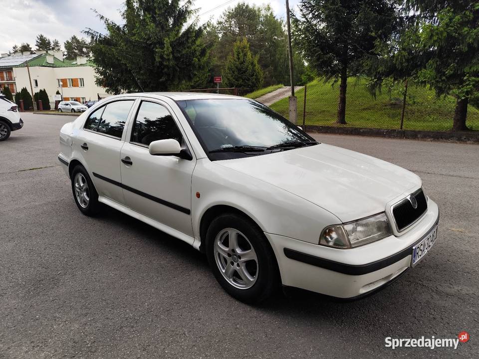 Skoda Octavia LPG hak nieuszkodzony Kamionka sprzedam