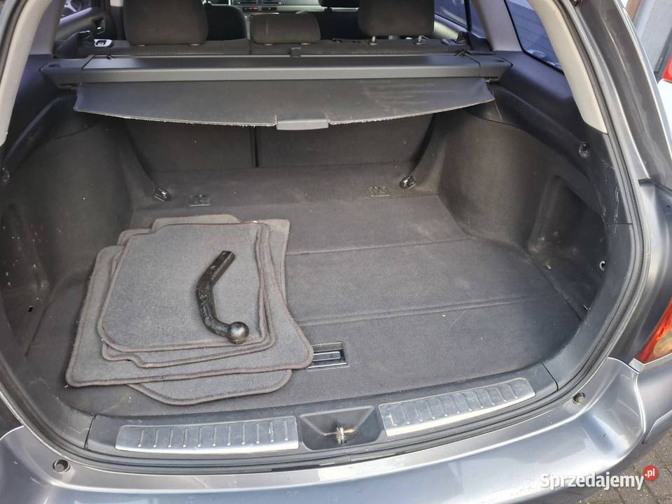 Toyota avensis 18 benzyna z gazem 2003 Avensis Łódź