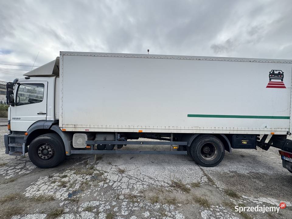 mercedes ATEGO 1828 produkcji 2001 manualna Marki