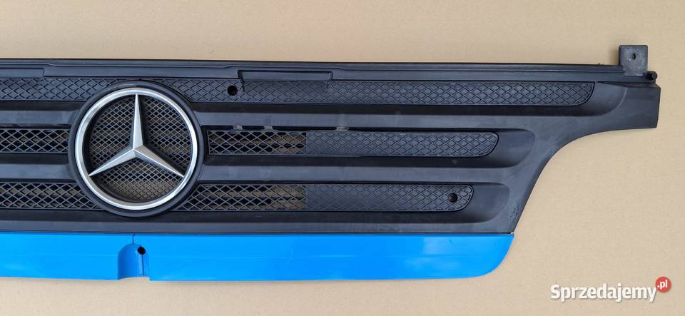 MERCEDES ATEGO GRILL ATRAPA CHŁODNICY EMBLEMAT Bieleń
