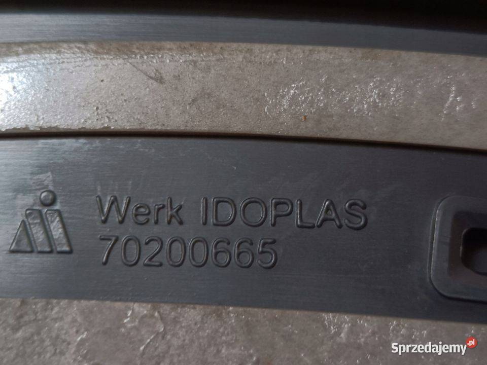 MERCEDES 156 GLA LISTWA BŁOTNIK PRAWY TYŁ Pleszew