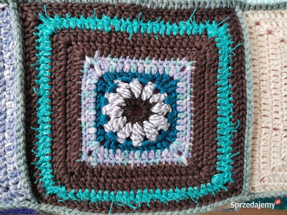 Narzuta przykrycie na łóżko zrobiona na szydełku Pościel i koce pomorskie