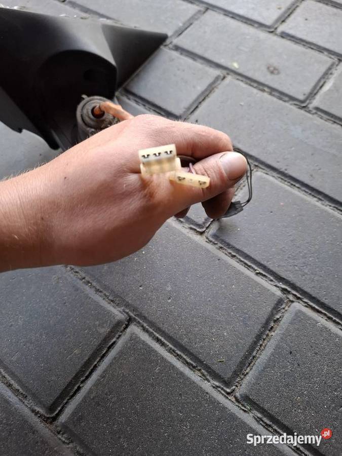 Osłona obudowa lusterka prawego prawe Renault małopolskie Przyborów sprzedam