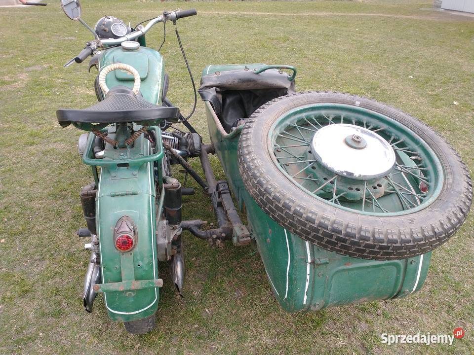 Ural M61 z 1961 roku z dokumentami Nowy Folwark