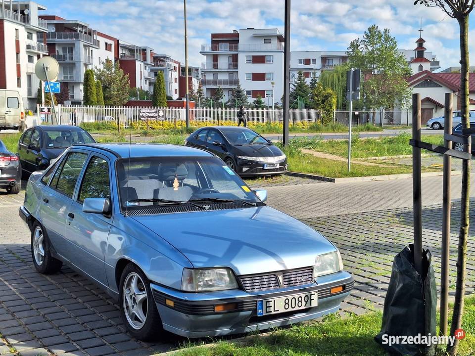 Pontiac LeMans 1990 Sedan / Limuzyna Opel łódzkie Łódź