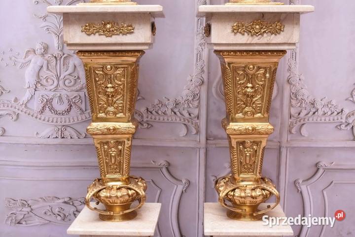 Postumenty Marmurowe Kolumny z Amforami Pilary Kraków