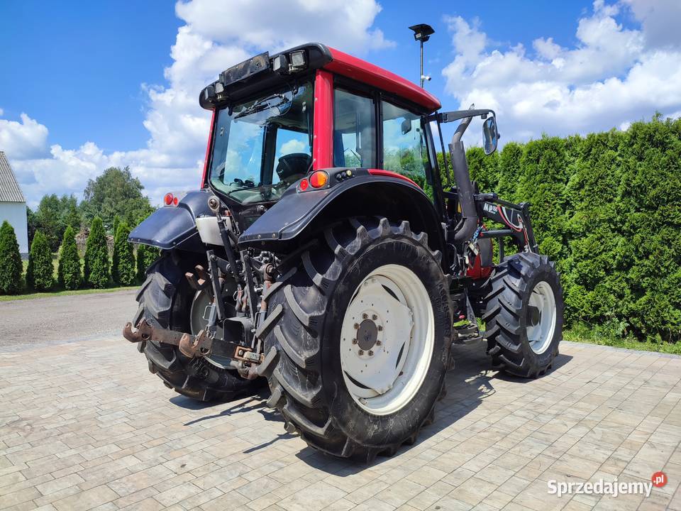 Valtra N101 z tuzem i ladowaczem Grabów Szlachecki