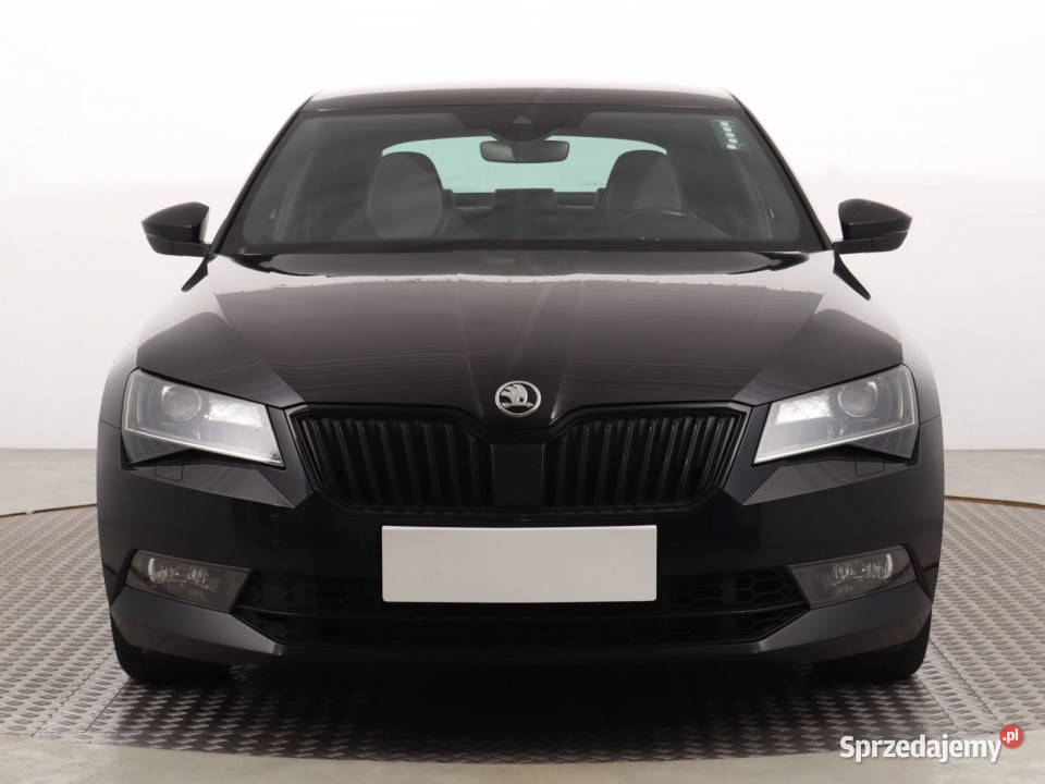Skoda Superb 20 TSI światła do jazdy dziennej Superb Katowice