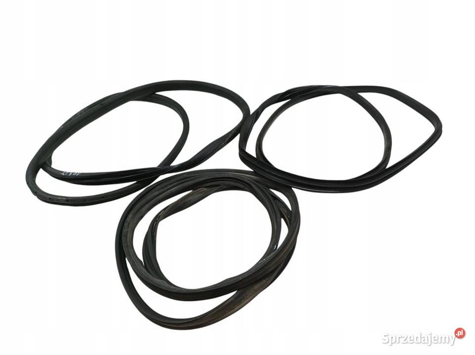 USZCZELKA DRZWI LEWY PRAWY TYŁ WNĘKI BAGAŻNIKA Uszczelki