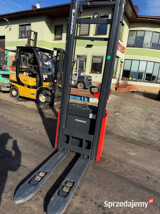 paleciak elektryczny z masztem LINDE L10 nowy Linde