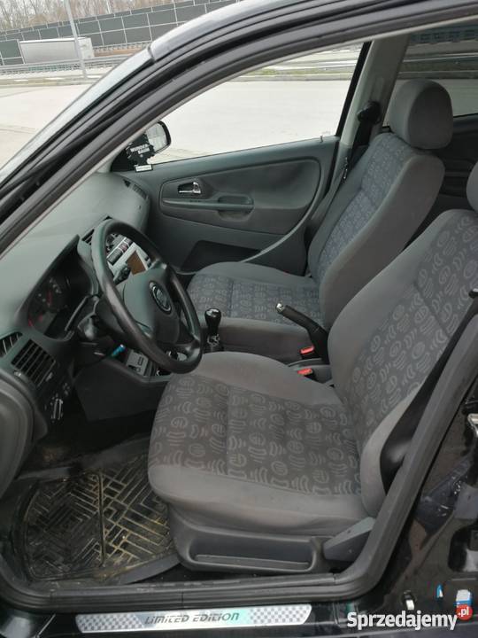 Seat Ibiza fl 14 16v 2000r czarny Kielce