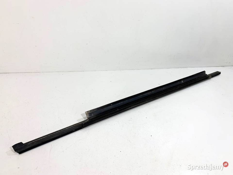 LISTWA ZGARNIAJĄCA TYŁ PRAWY AUDI A8 D4