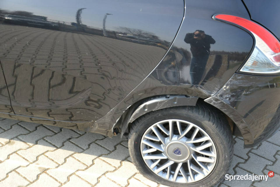 Lancia Ypsilon 12 benzynka 70 klimatyzacja fajny Kęty