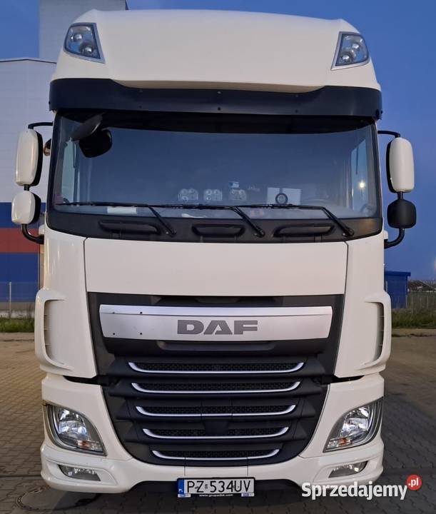 Ciągnik siodłowy DAF XF 106 Wołczyn