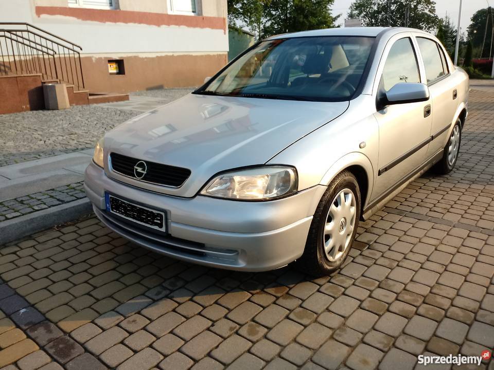 Opel Astra G 2001 r 20 d 5D Sedan Radom