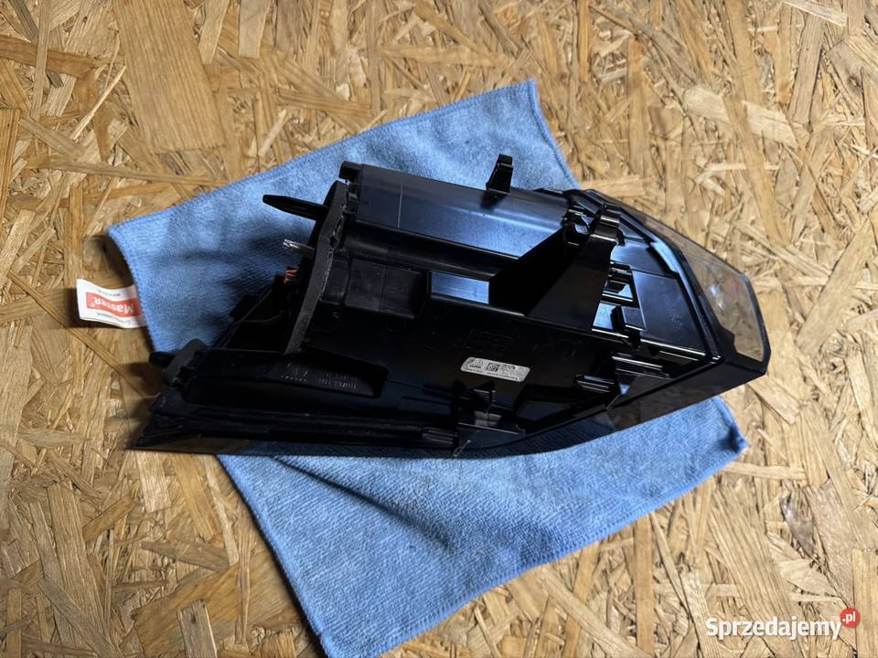 Lampa tył tylna prawa rh w błotnik peugeot 2008 wielkopolskie Sieraków sprzedam