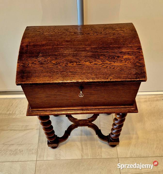 Stary drewniany kuferek skrzynia na nogach Bydgoszcz
