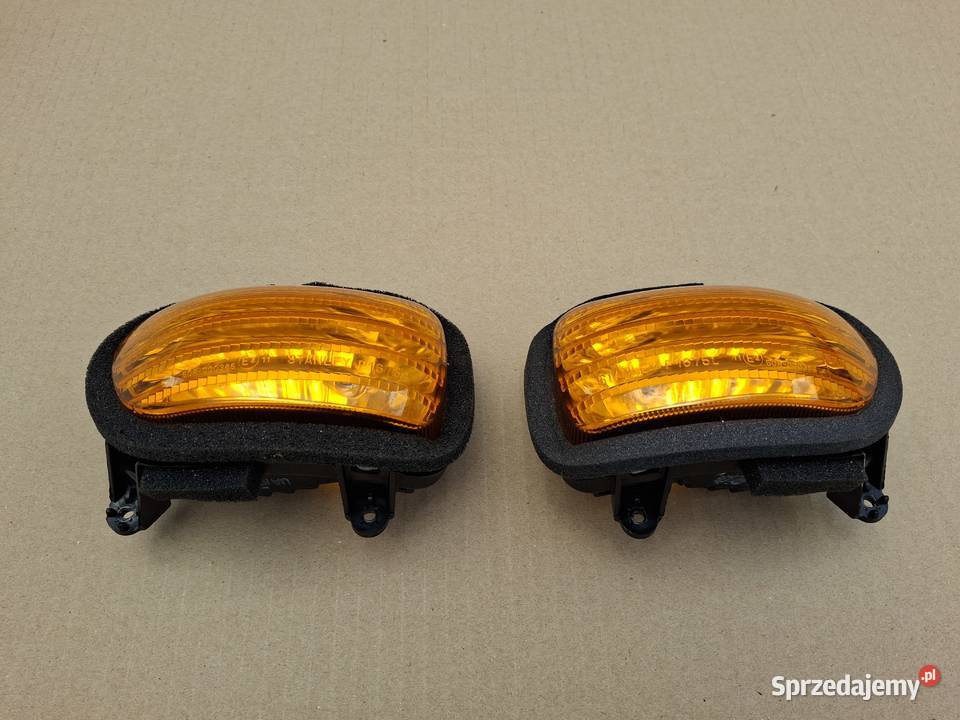 HONDA GL 1800 GOLDWING KIERUNKOWSKAZ PRAWY Bieleń