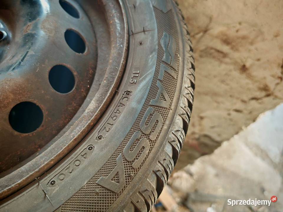 Opony zimowe R15 z felgami Samochodowe Chodzież