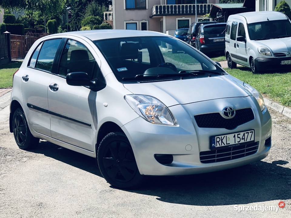 Toyota Yaris II SREBRZYSTY 10 VVTi 69 Krajowy Yaris Przeworsk