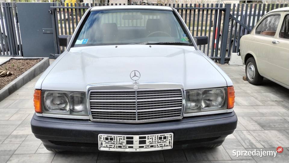 Mercedes W201 190e 5 bieg wąska listwa bez rdzy Kostrzyn sprzedam