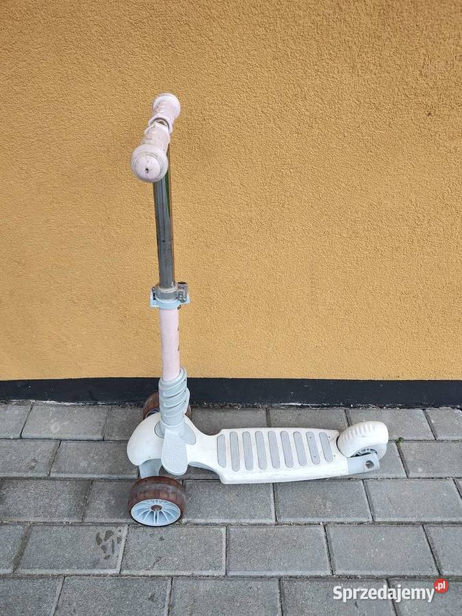 Hulajnoga trójkołowa świecące kółka sprzedam