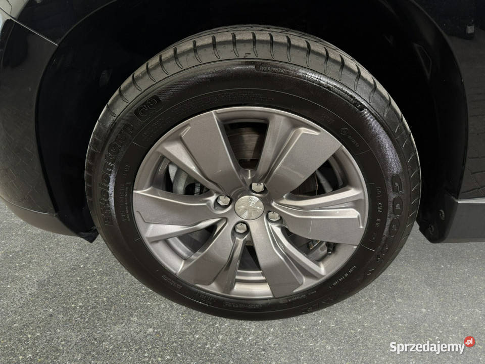 Peugeot 2008 Active 12 110 automat 2019 r salon komputer pokładowy sprzedam