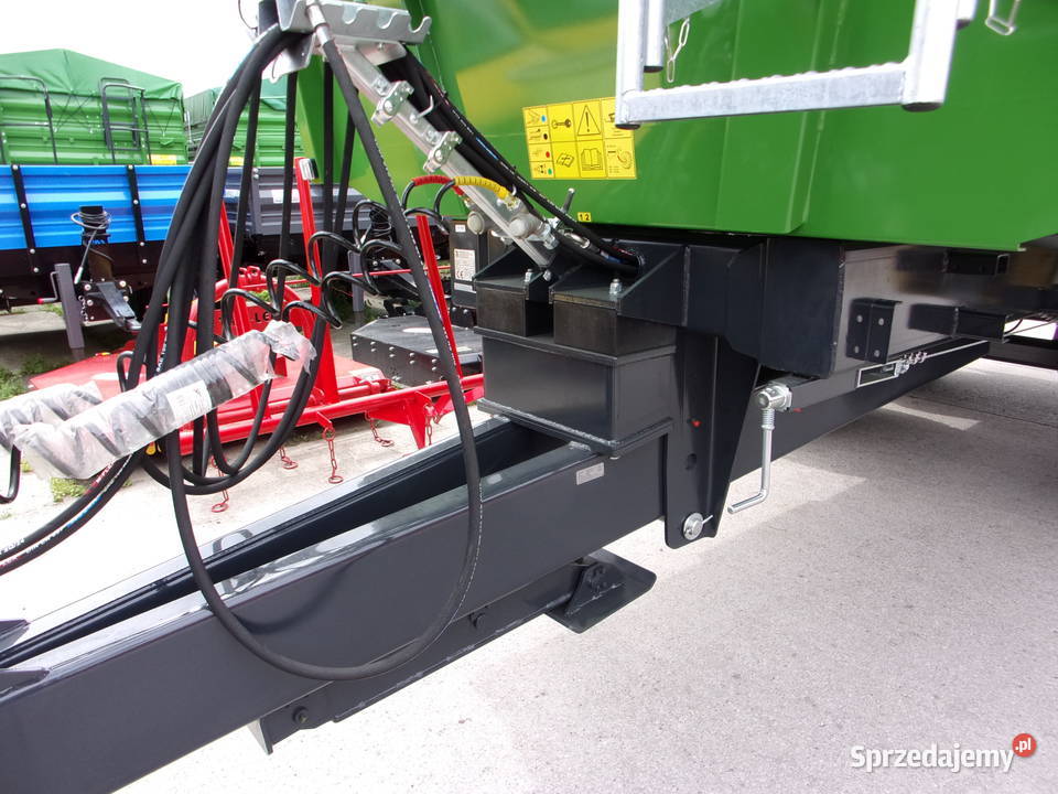 NOWA Przyczepa rolnicza skorupowa T669 PRONAR w Opoczno