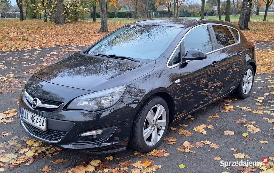 OPEL ASTRA 14 BENZYNA 2013 manualna sprzedam