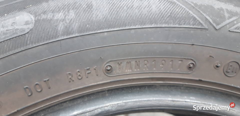 Opona pojedyńcza Falken ziexze914 215 60 r 16