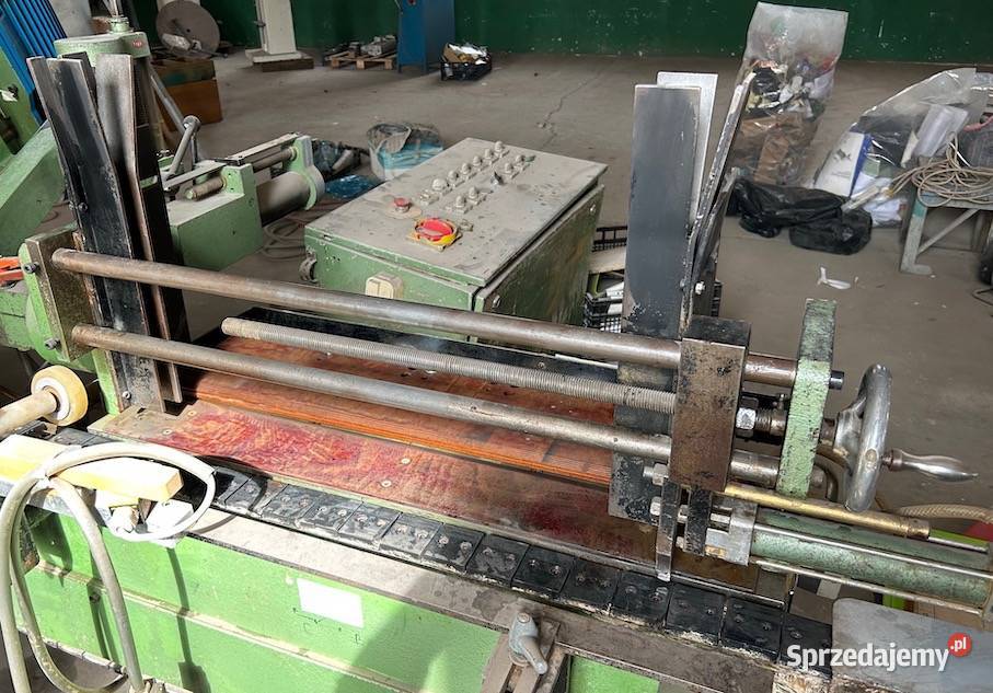 Uniwersalny podajnik elementów do maszyny z Wadowice