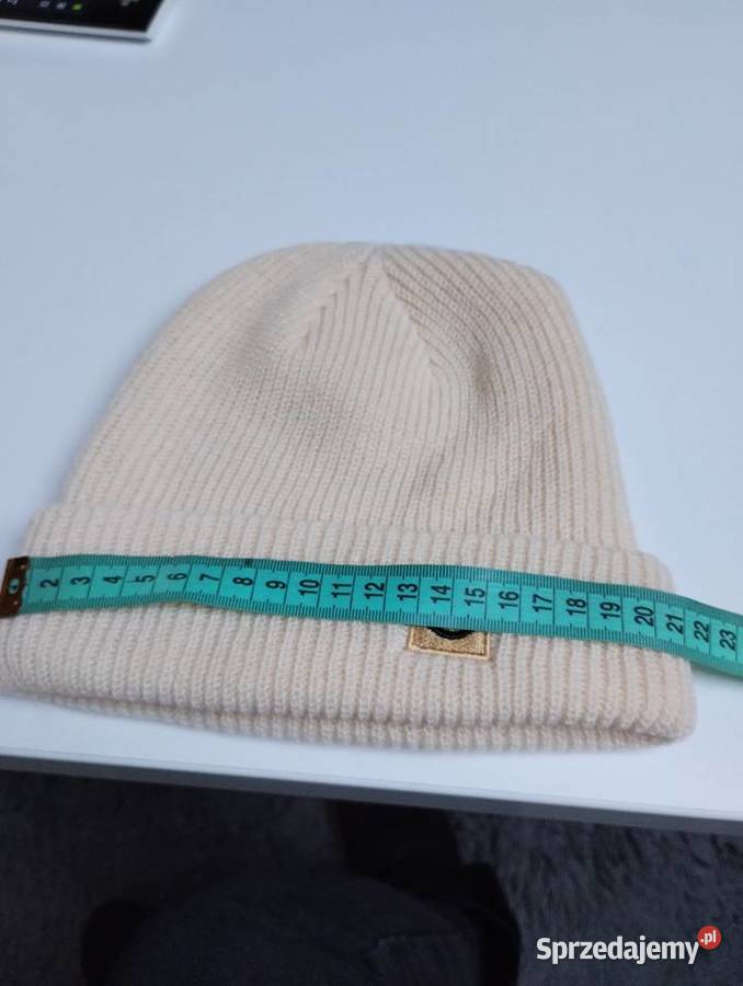 Czapka prążek beżowa cieplutka Hażlach
