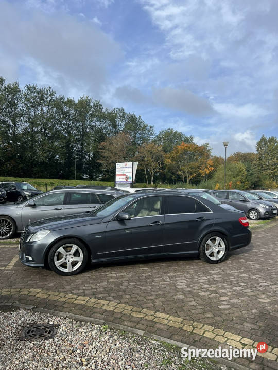Mercedes E 350 MERCEDESBENZ E 350 W212 W212 2009 niebieski Słupsk