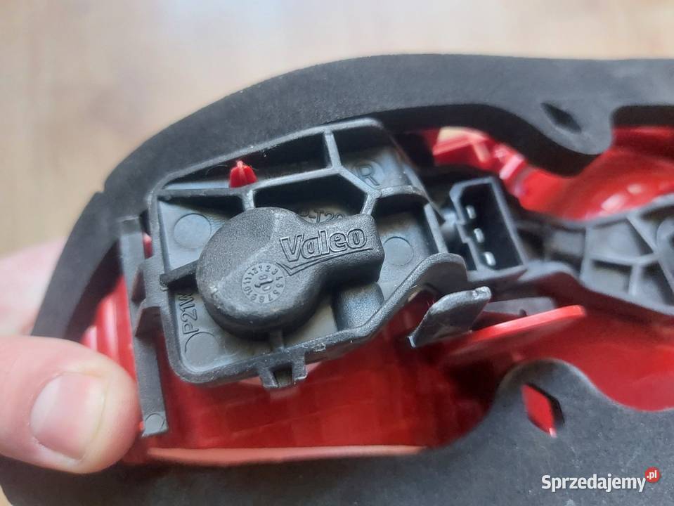 Lampa prawa tylna OE Seat Leon II lift na klapę Gliwice