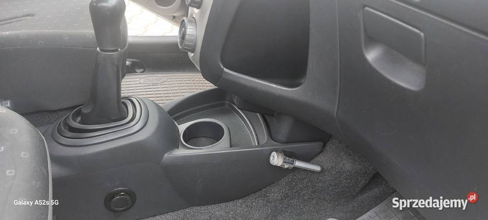 Toyota Yaris srebrna rocznik 2005 stan Czeladź