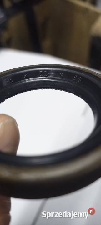 Uszczelniacz piasty przód 126p EL BIS 35X52X88 Grójec