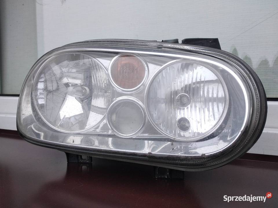 VW Golf IV 4 lampa przednia prawa reflektor Sieradz