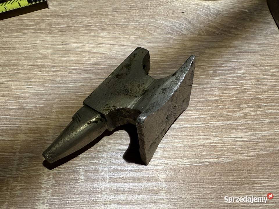 Stare małe kowadełko jubilerskie