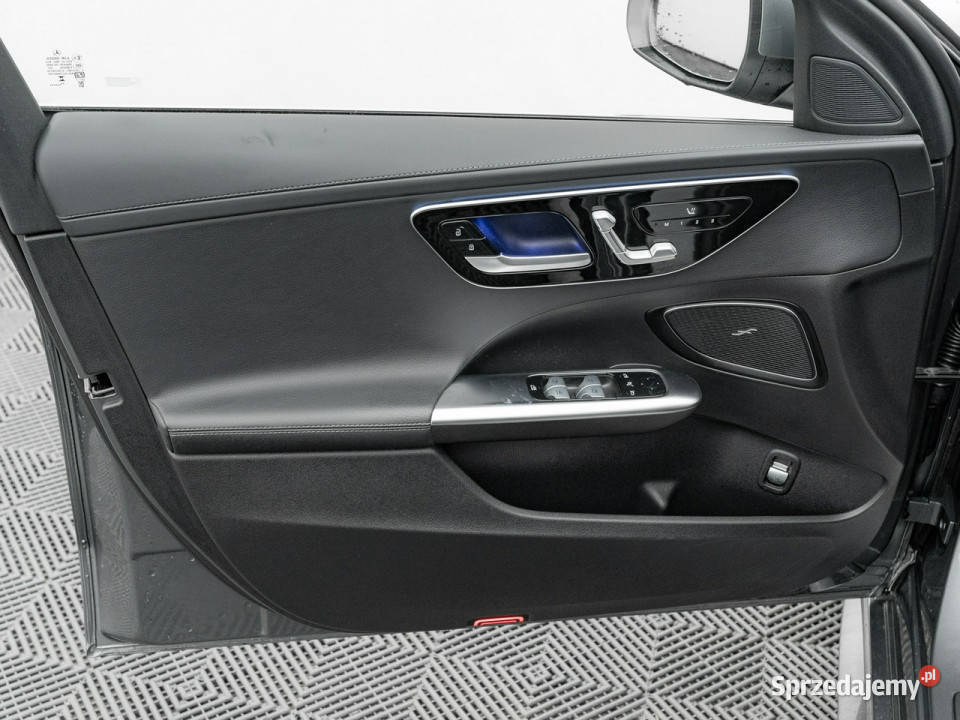 Mercedes C 220 WD0386T220 d mHEV 4Matic AMG elektrycznie ustawiane fotele