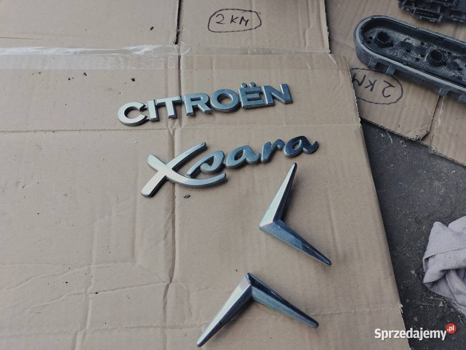 ZNACZEK EMBLEMAT CITROEN XSARA PICASSO Kamień-Kolonia