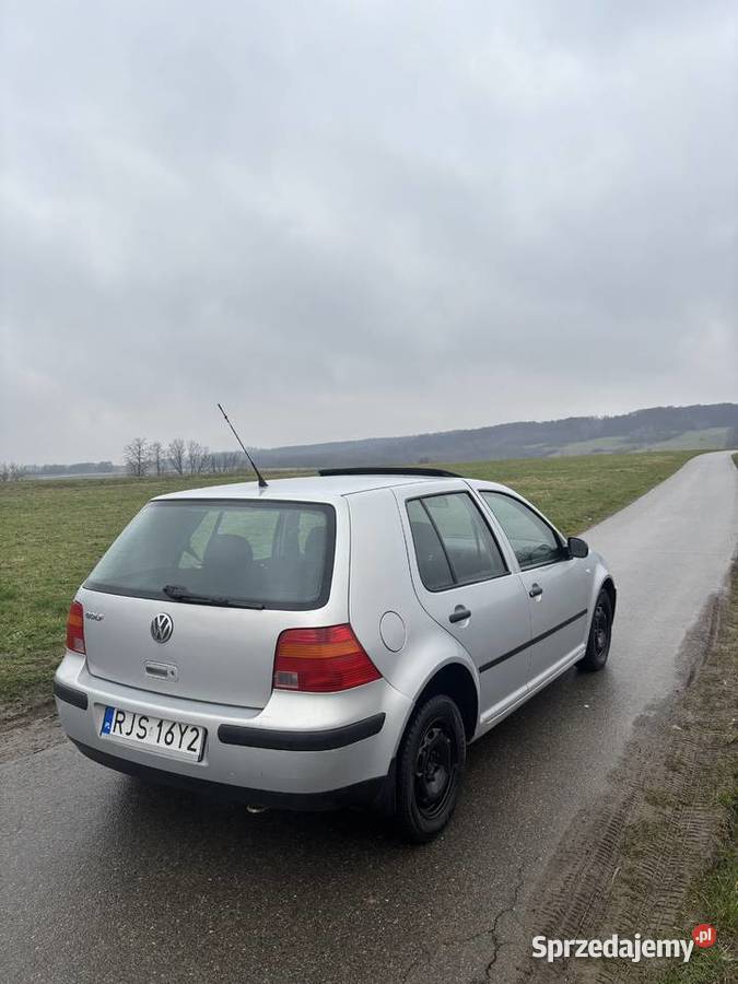 Golf 4 14 benzyna manualna Jasło sprzedam