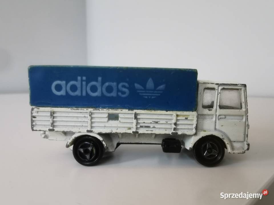 Majorette Resorak Ciężarówka Saviem Adidas sprzedam