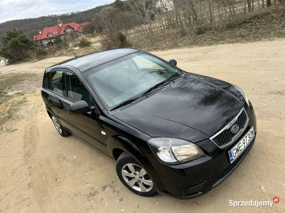 Kia Rio Benzyna klimatyzacja opony wielosezonowe manualna Wejherowo