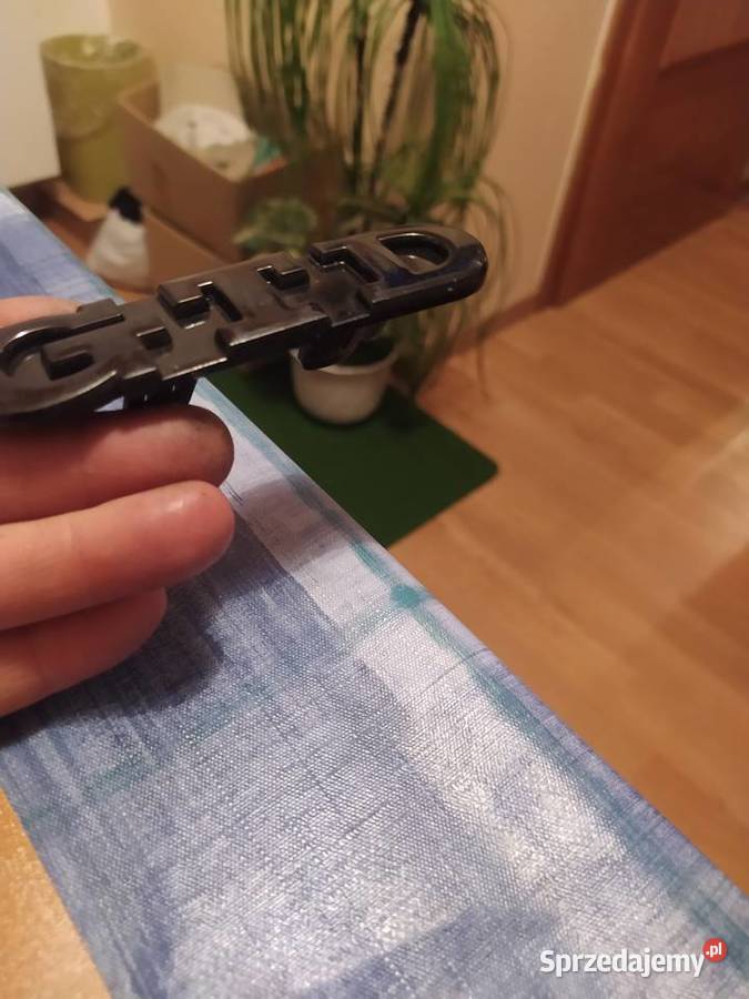 Emblemat GTd na tylną klapę golf 7 czarny osobowe