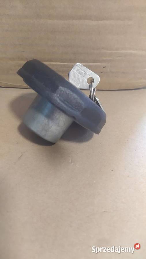 KOREK WLEWU PALIWA Z KLUCZYKAMI FIAT 126P sprzedam