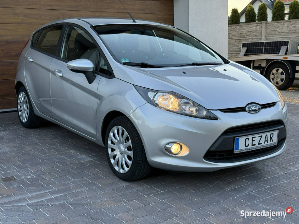 Ford Fiesta 125 benzyna zadbana książka Konradów