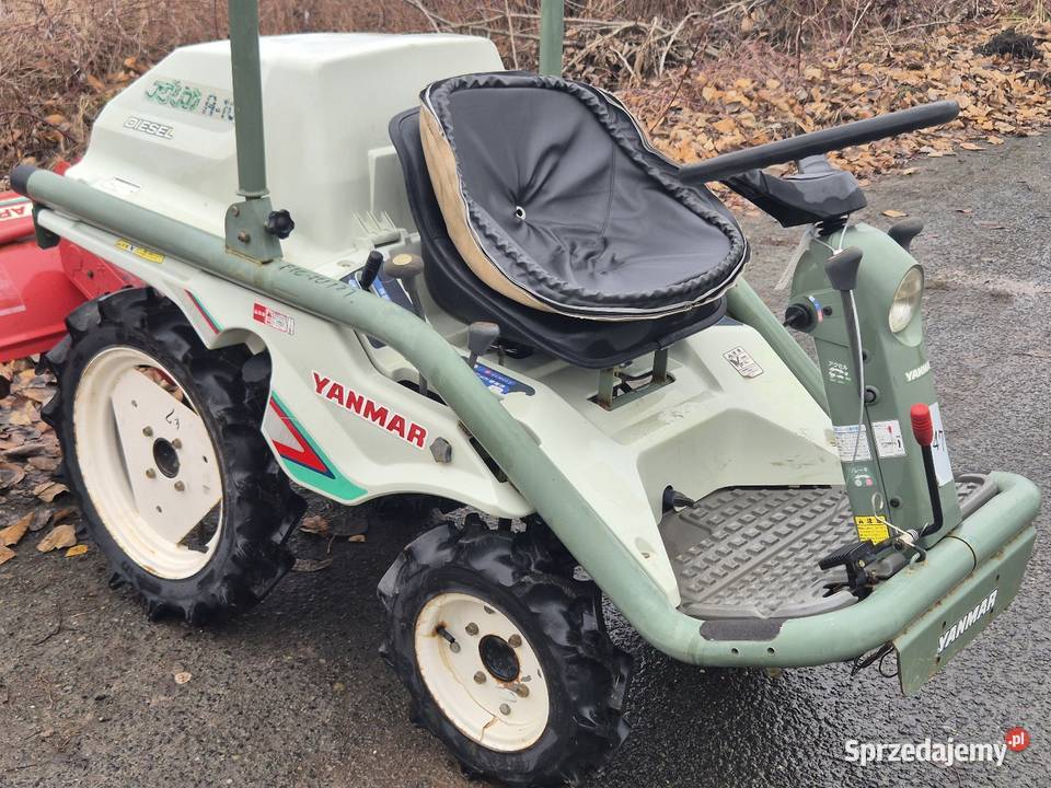 Traktorek traktor YANMAR A10D z Glebogryzarką Skrzynia biegów Manualna