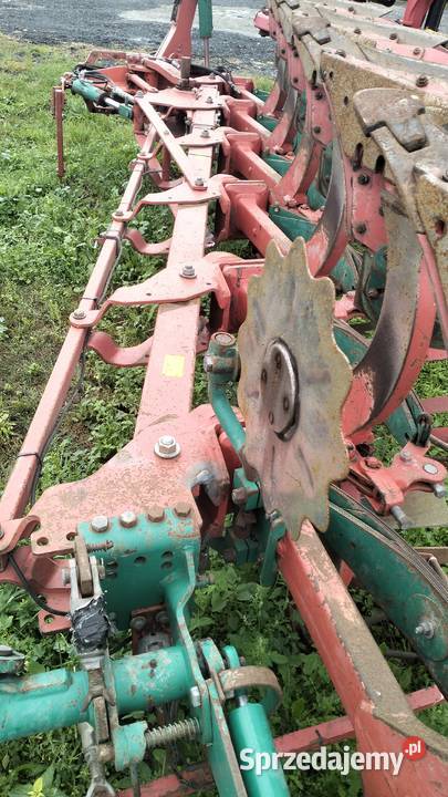 Pług obrotowy Kverneland EG856 skibowy ażurowy Kverneland Wąwelno