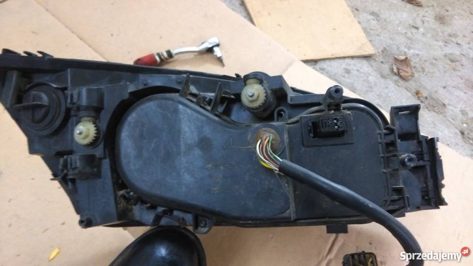 Ford Mondeo mk3 lampa przednia lewa xenon Oświetlenie sprzedam