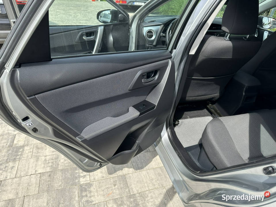 Toyota Auris Hybryda niski przebieg oryginalny wielkopolskie Poznań